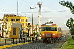 Archivo:Amanecer en Tacna (33813479591)