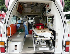 Archivo:Ambulance-interior