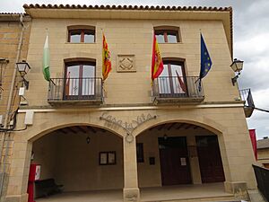 Archivo:Ayuntamiento de Valdeltormo (Teruel)