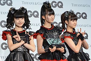 Archivo:Babymetal at 2015 GQ Men of the Year ceremony