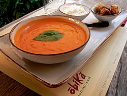 Archivo:Basil and Organic Tomato Soup