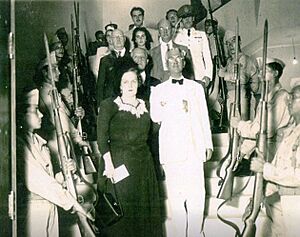 Archivo:Carlos Julio Arosemena Tola y Laura Monroy Garaycoa (de Arosemena)