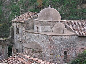 Archivo:Chiesa Normanna Santa Maria di Mili