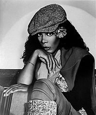 Archivo:Donna Summer (1980-10 Geffen promo portrait)