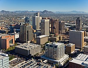 Archivo:Downtown Phoenix Aerial Looking Northeast