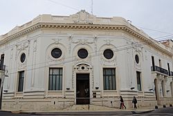 Archivo:Edificio bancario en San Luis (19585558412)