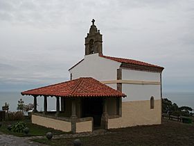 Ermita de San Roque, en Lastres.jpg