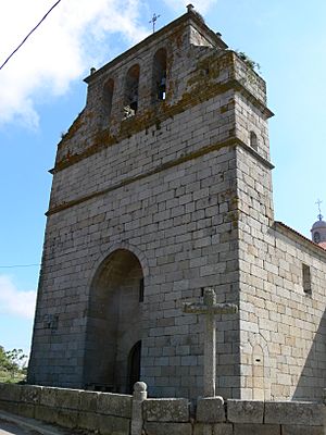 Archivo:Espadaña de la Iglesia Parroquial de Bogajo