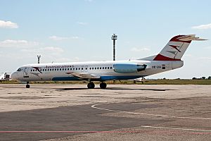 Archivo:Fokker 100 (F-28-0100), Austrian Arrows (Tyrolean Airways) AN1959260