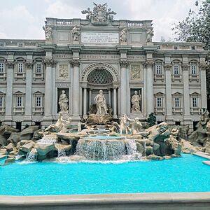 Archivo:Fontana di Trevi Guatemala