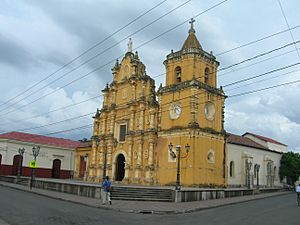 Archivo:Iglesia la Recolección - León, Nicaragua 3