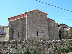 Igrexa prerrománica de Santa María de Mixós - Monterrei - Ourense.jpg