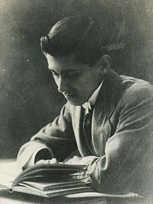Archivo:José Carlos Mariátegui. 1917