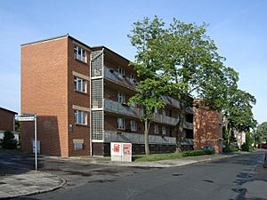 Archivo:Laubenganghaus, Mittelbreite