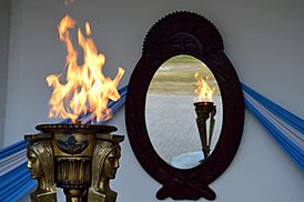 Archivo:Llama votiva del espíritu del Gral. José de San Martín