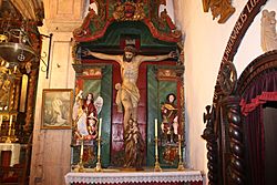Archivo:Lugás-Cristo-altar