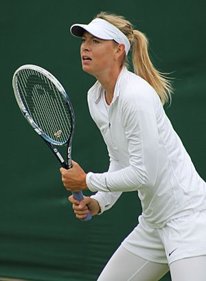 Archivo:Maria Sharapova at Wimbledon 2013