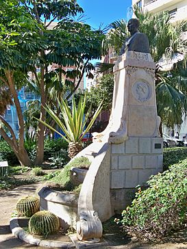 Monument to the Marquis of Guadiaro 02.jpg