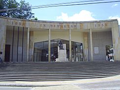 Archivo:Monumento Nacional a Don Marco Fidel Suarez-Bello