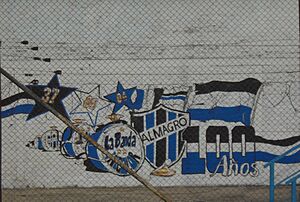 Archivo:Mural en homenaje a los 3 ascensos de Almagro a Primera División en el Profesionalismo- 1937, 2000 y 2004
