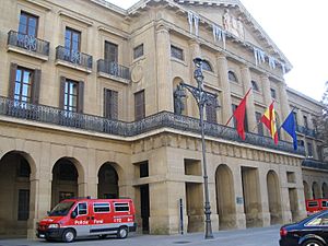 Archivo:Palacio de Navarra