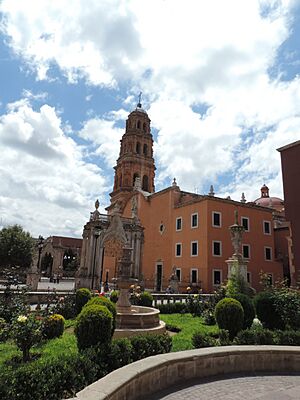 Archivo:Parroquia de la Purificación 03
