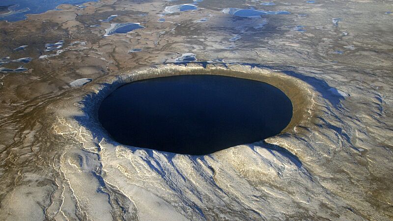 Pingualuit aerial 2007 (cropped)