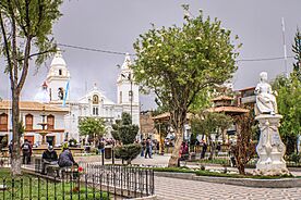 Archivo:Plaza principal de Jauja