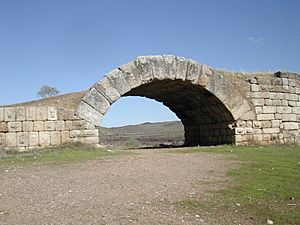 Archivo:Puente de Alconétar, Cáceres Province, Spain. Pic 03