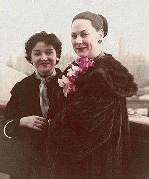 Archivo:Renata Tebaldi with Dina
