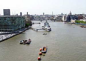 Archivo:River.thames.viewfromtowerbridge.london.arp