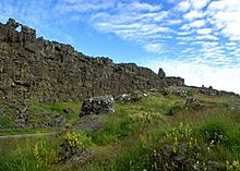 Archivo:Rock of law in Þingvellir