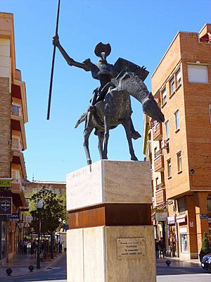 Archivo:Valdepeñas - Esculturas y monumentos 04