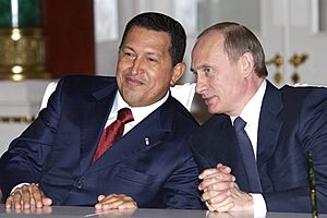 Archivo:Vladimir Putin with Hugo Chavez 26 November 2004-5