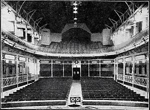 Archivo:1903-07-25, Blanco y Negro, Teatro Eldorado (cropped) Sala del teatro Eldorado, destruido por un incendio en la madrugada del 19 último, Cifuentes