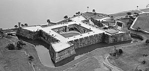 Archivo:Aerial view of Castillo De San Marcos - 02 cropped 01
