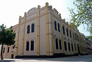 Archivo:Antigua fábrica de tejidos (calle Torneo) (1908-1909)