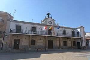 Archivo:Ayuntamiento de El Carpio de Tajo