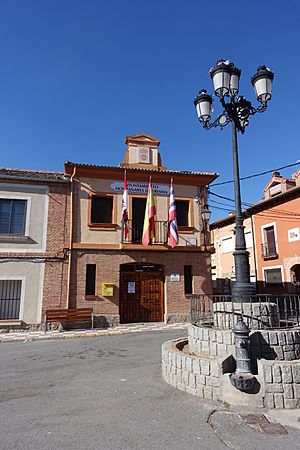 Archivo:Ayuntamiento de Hontanares de Eresma 02