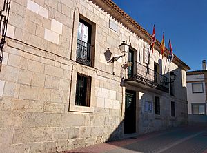Archivo:Ayuntamiento de Villaviudas