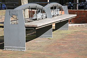 Archivo:Brunel museum rab bench