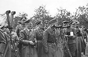 Archivo:Bundesarchiv Bild 101I-013-0064-35, Polen, Bormann, Hitler, Rommel, v. Reichenau