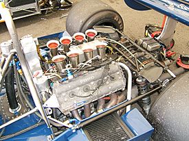Archivo:Cosworth DFV in Tyrrell 008