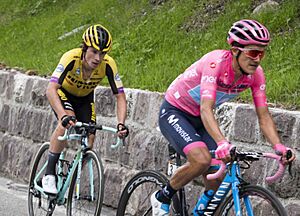 Archivo:DSC03124 giro20149 roglic carapaz (48002256621)