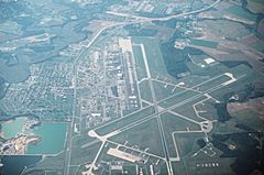 Dover Air Force Base Aerial View 1995.jpg