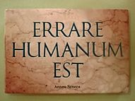 Archivo:Errare humanum est