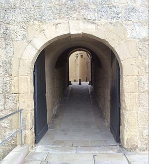 Archivo:Għarreqin Gate