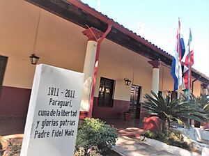 Archivo:Gobernación de Paraguarí, donde se reconoce a la ciudad como "Cuna de la Independencia"