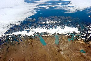 Archivo:ISS-38 Southern Patagonian Ice Field (edited)
