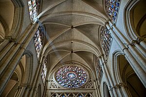 Archivo:Interior de la Catedral de Toledo